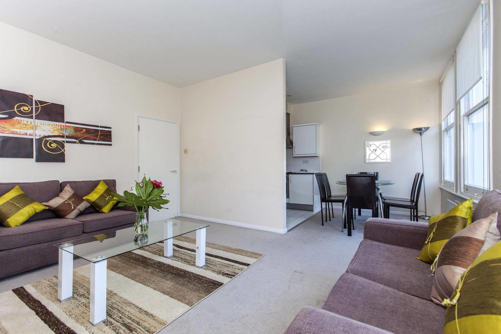 Club Living - Barbican Apartments ลอนดอน ภายนอก รูปภาพ